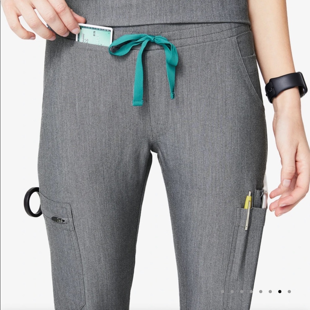 Graphite Figs Yola Scrubs